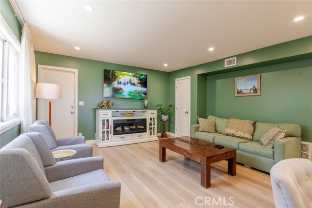 Detail Gallery Image 13 of 51 For 19707 Green Mountain Dr, Newhall,  CA 91321 - 4 Beds | 3 Baths