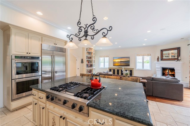 Detail Gallery Image 20 of 52 For 880 11th, Manhattan Beach,  CA 90266 - 5 Beds | 5 Baths