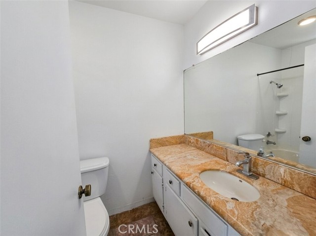 Detail Gallery Image 11 of 25 For 9525 Sylmar Ave #2,  Panorama City,  CA 91402 - 2 Beds | 2 Baths