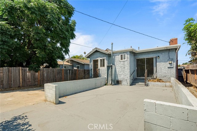 122 E 83rd Street, Los Angeles CA: https://media.crmls.org/medias/38ae37f2-ae16-4c32-b740-302b2a070e1c.jpg