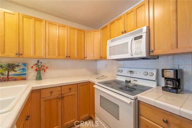 Detail Gallery Image 10 of 35 For 620 the Village #210,  Redondo Beach,  CA 90277 - 1 Beds | 1 Baths