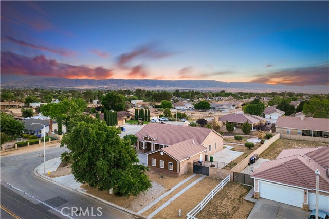 43309 45th W Street, Lancaster CA: https://media.crmls.org/medias/38afd554-3978-4364-8c47-956c4450d622.jpg