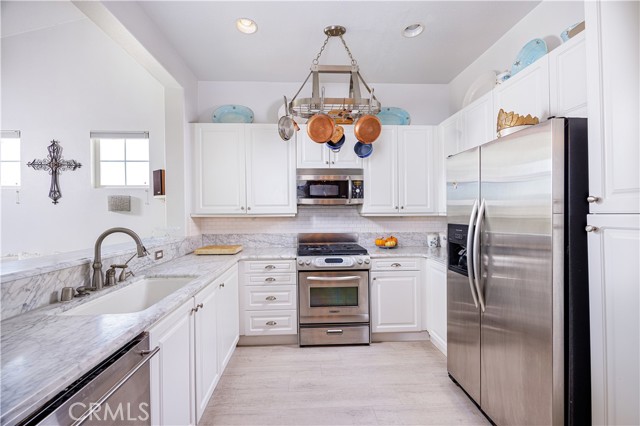 Detail Gallery Image 6 of 22 For 15 Tivoli Ct, Newport Coast,  CA 92657 - 2 Beds | 2 Baths