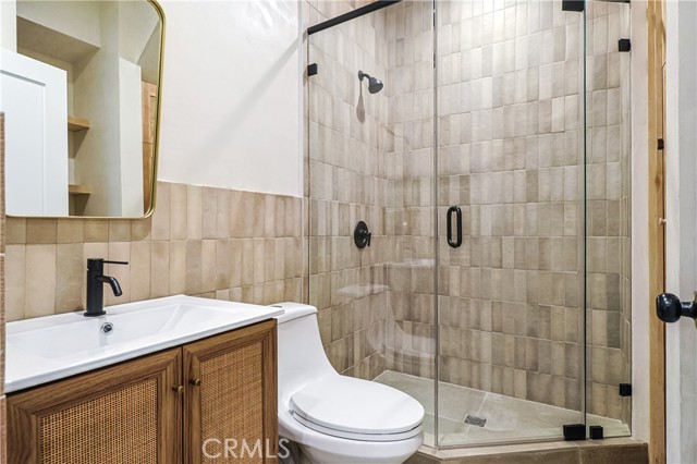 817 N Orange Grove Avenue, West Hollywood CA: https://media.crmls.org/medias/38b0f5e1-7012-4b70-b6db-db94ba1e3d97.jpg