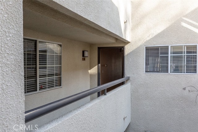 Detail Gallery Image 4 of 31 For 5540 Owensmouth Ave #206,  Woodland Hills,  CA 91304 - 2 Beds | 2 Baths