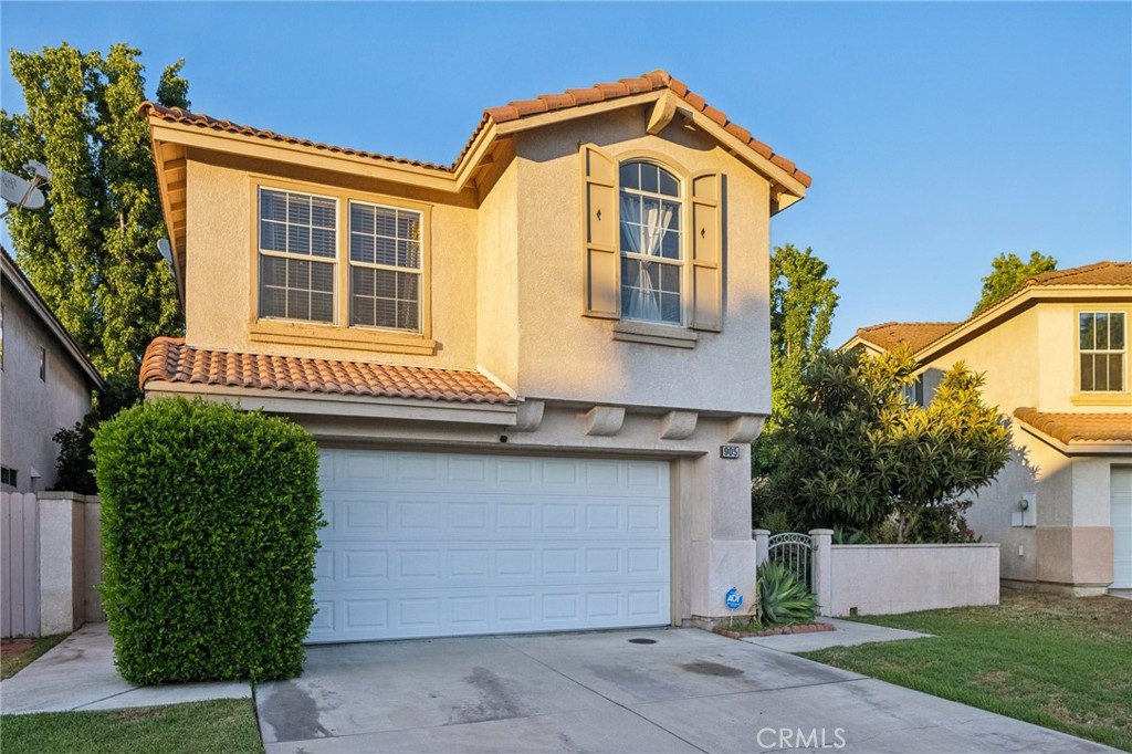 905 W Sago Palm Street