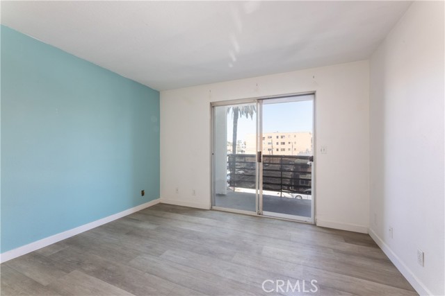 327 Chestnut Avenue, Long Beach CA: https://media.crmls.org/medias/38b29181-a659-4022-a811-74460efaa761.jpg