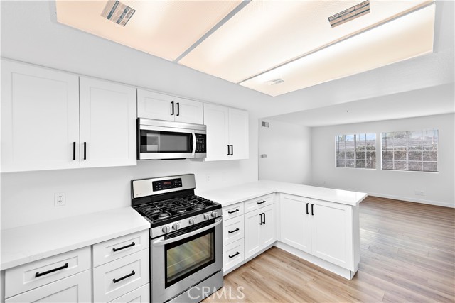 Detail Gallery Image 5 of 17 For 211 Avenida Miramar a,  San Clemente,  CA 92672 - 2 Beds | 2 Baths