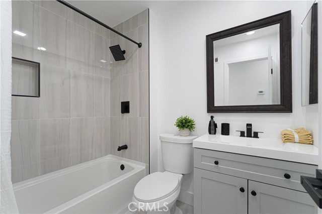 12202 Silva Place, Cerritos CA: https://media.crmls.org/medias/38b41e53-6fdf-4571-aba9-55527006ad0d.jpg