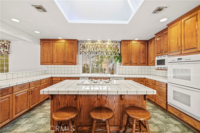 Detail Gallery Image 5 of 32 For 24123 Wildwood Canyon Rd, Newhall,  CA 91321 - 4 Beds | 2 Baths