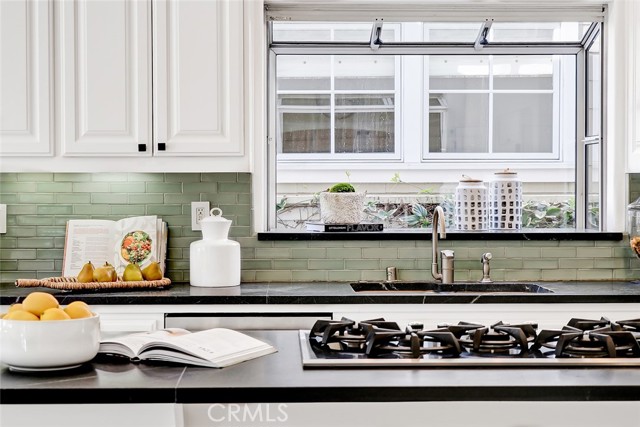 742 31st Street, Manhattan Beach, California 90266, 5 Bedrooms Bedrooms, ,2 BathroomsBathrooms,Residential,Sold,31st,SB22034184