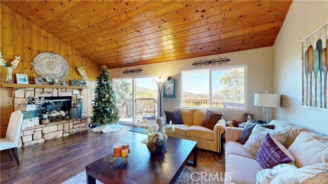 Detail Gallery Image 28 of 75 For 1430 Sequoia Dr, Lake Arrowhead,  CA 92352 - 4 Beds | 3/1 Baths