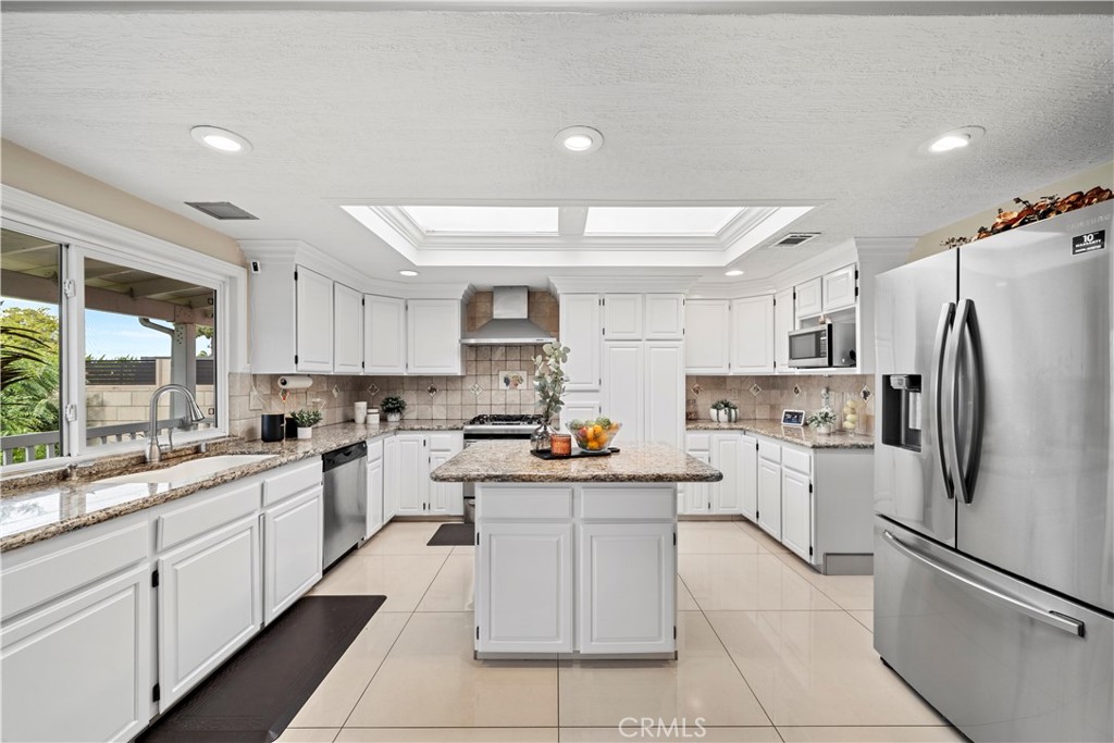 MLS #OC25267288 image #14