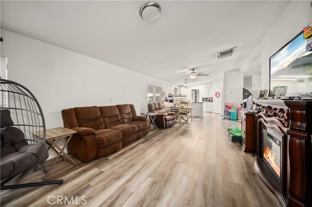 Detail Gallery Image 8 of 27 For 1030 E Avenue S #186,  Palmdale,  CA 93550 - 4 Beds | 2 Baths