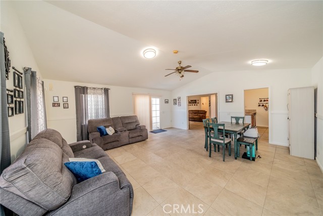 Detail Gallery Image 11 of 37 For 14564 Lilac Rd, Adelanto,  CA 92301 - 3 Beds | 2 Baths
