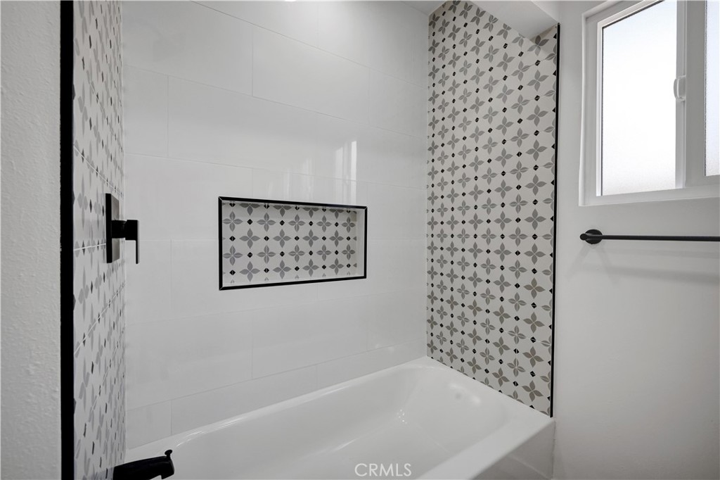 https://media.crmls.org/medias/38b616ca-8a71-4d3a-bba9-eea3905f0fdb.jpg?preset=X-Large