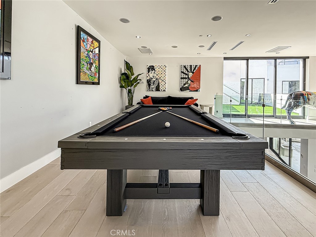 https://media.crmls.org/medias/38b627be-466a-4ede-b971-328088491b2a.jpg?preset=X-Large