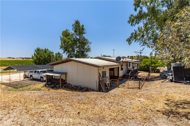 4950 Union Rd, Paso Robles CA: https://media.crmls.org/medias/38b633a3-37d1-4cd4-9b39-394912133b9e.jpg