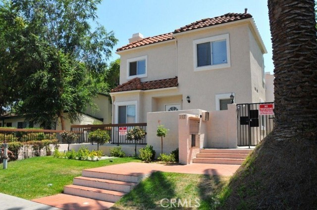 102 Harkness Ave #I, Pasadena, CA 91106