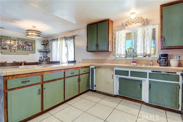 Detail Gallery Image 13 of 32 For 8239 8th Ave, Hesperia,  CA 92345 - 3 Beds | 2 Baths