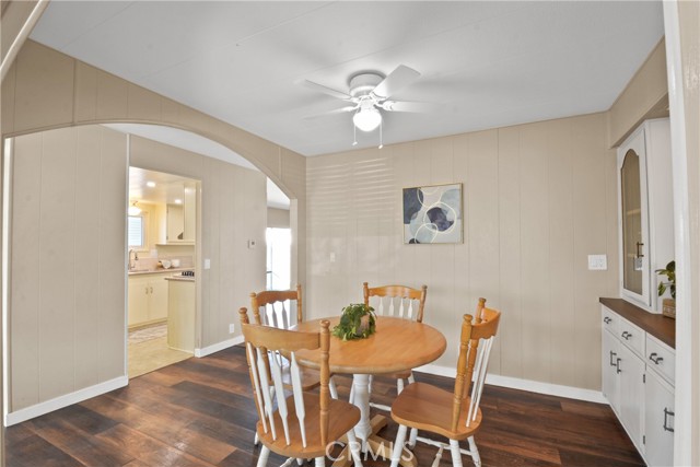 Detail Gallery Image 5 of 20 For 11250 Beach Bld #100,  Stanton,  CA 90680 - 2 Beds | 2 Baths