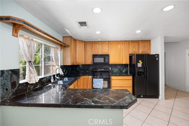 4060 Olive Street, Chino CA: https://media.crmls.org/medias/38b860a7-5508-4404-92ff-093531d430b7.jpg