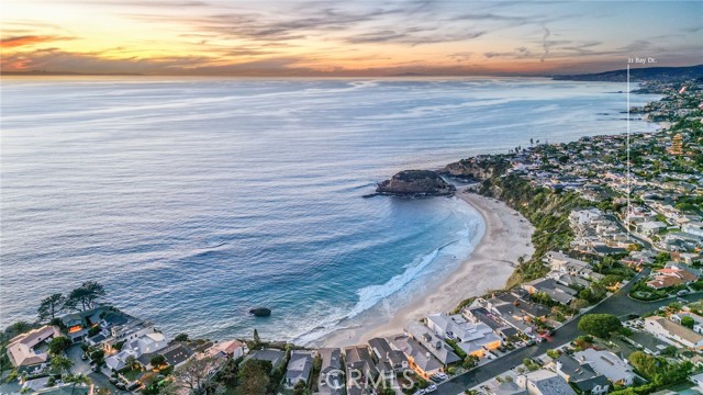 Detail Gallery Image 58 of 73 For 21 Bay, Laguna Beach,  CA 92651 - 6 Beds | 6/1 Baths