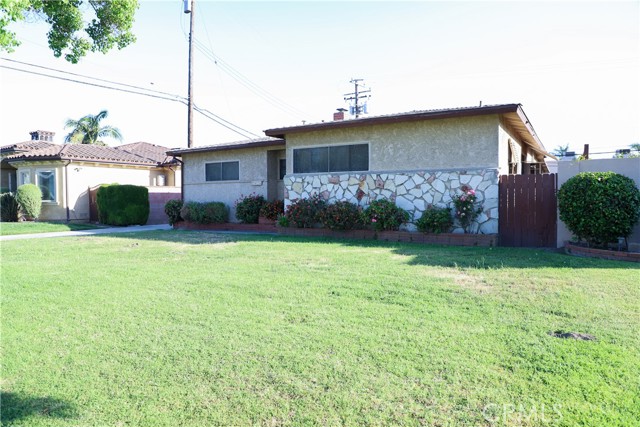 Detail Gallery Image 2 of 10 For 7414 Dinsdale St, Downey,  CA 90240 - 3 Beds | 2 Baths