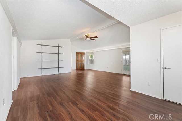 Detail Gallery Image 5 of 29 For 27250 Murrieta Rd #119,  Menifee,  CA 92586 - 2 Beds | 2 Baths