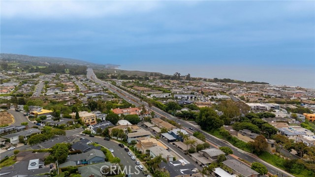 444 Morning Canyon Road, Corona del Mar CA: https://media.crmls.org/medias/38b9c06b-104e-4f7a-b5d5-fd1e919f0009.jpg