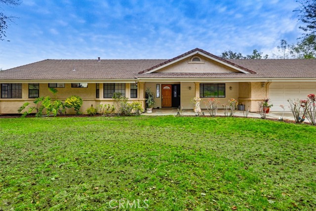 Detail Gallery Image 2 of 55 For 28572 Meadow Mesa Ln, Escondido,  CA 92026 - 4 Beds | 5/1 Baths