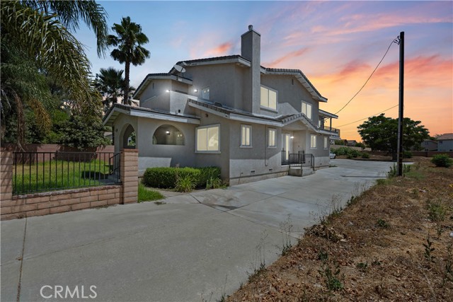 6953 Sierra Avenue, Fontana CA: https://media.crmls.org/medias/38ba726a-3cbf-494c-a74a-f6da8702061a.jpg