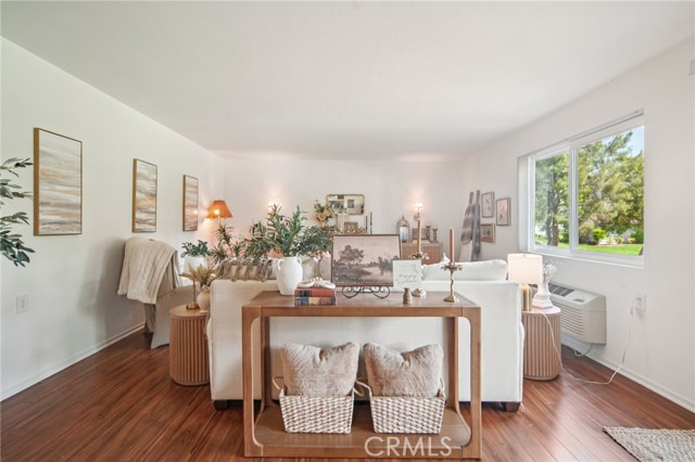 Detail Gallery Image 3 of 33 For 2402 via Mariposa 1e,  Laguna Woods,  CA 92637 - 2 Beds | 2 Baths