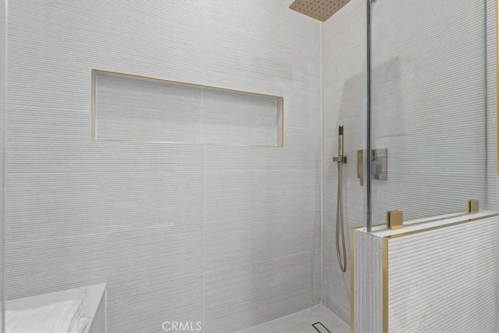 https://media.crmls.org/medias/38bb0bca-40f3-40df-8534-c4c791649652.jpg?preset=X-Large