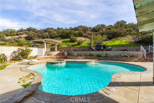 28132 Oak Spring Canyon, Canyon Country CA: https://media.crmls.org/medias/38bba2d6-10c2-4a0e-95ce-0a238be14505.jpg