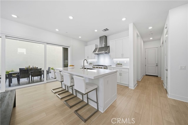 Detail Gallery Image 13 of 69 For 27516 Golden Currant Pl, Valencia,  CA 91381 - 4 Beds | 4/1 Baths