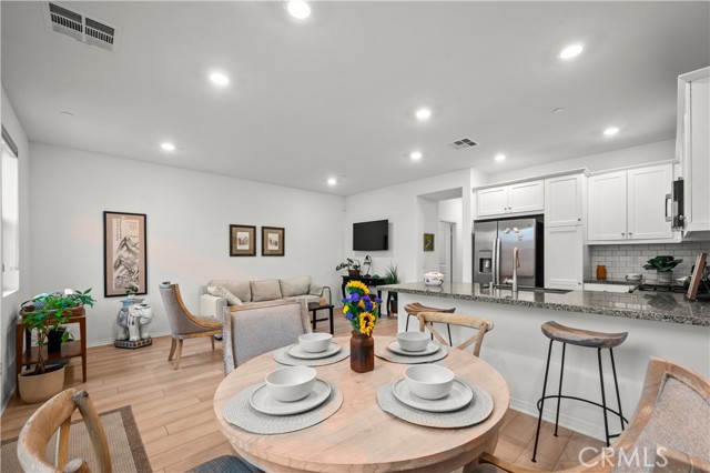 Front Image Thumbnail for CRCV25257075