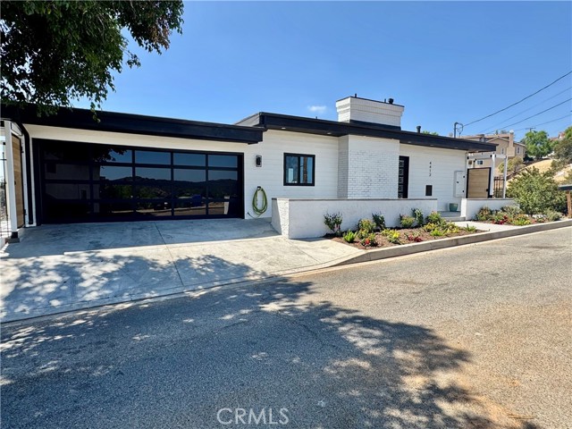 Detail Gallery Image 1 of 20 For 4413 San Blas Ave, Woodland Hills,  CA 91364 - 3 Beds | 3 Baths