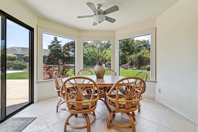 4336 Highcastle Lane, Santa Maria CA: https://media.crmls.org/medias/38bfa382-5c71-4a8a-81ad-ce464fce76d2.jpg
