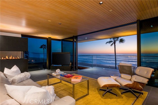 4320 The Strand, Manhattan Beach CA: https://media.crmls.org/medias/38bfbad1-7869-4301-9e03-1338d525c54b.jpg