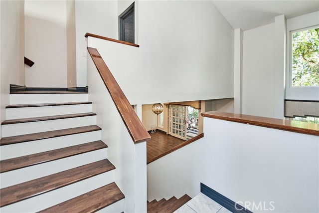 Detail Gallery Image 2 of 40 For 2853 Park Vista Ct, Fullerton,  CA 92835 - 3 Beds | 2/1 Baths