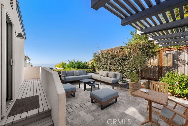 Detail Gallery Image 4 of 36 For 170 Mcaulay, Laguna Beach,  CA 92651 - 3 Beds | 1/1 Baths