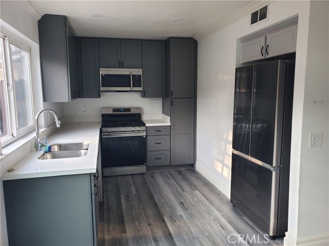 Detail Gallery Image 10 of 20 For 10654 White Oak, Riverside,  CA 92505 - 2 Beds | 1/1 Baths