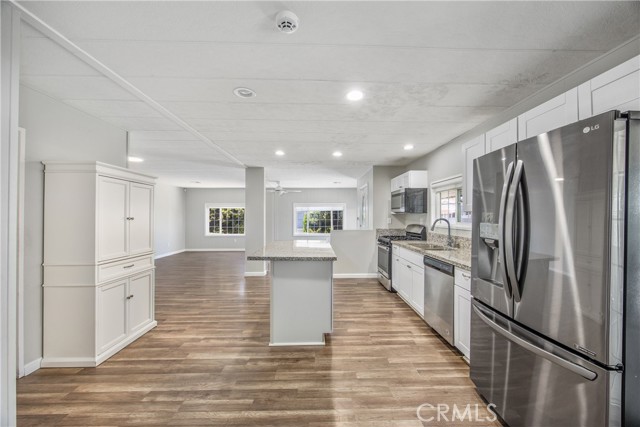 Detail Gallery Image 14 of 36 For 1186 Oakland Way, Corona,  CA 92882 - 2 Beds | 2 Baths