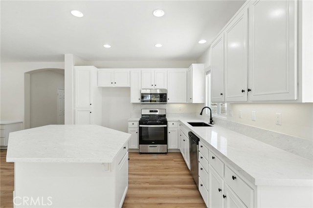 29492 Emberwood Way, Menifee CA: https://media.crmls.org/medias/38c11713-75fe-4426-9918-2c4e8fc31e24.jpg