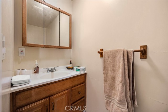 Detail Gallery Image 28 of 38 For 22660 Calvert St, Woodland Hills,  CA 91367 - 2 Beds | 1 Baths