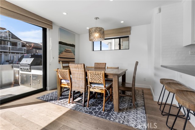 112 30th Street, Newport Beach CA: https://media.crmls.org/medias/38c2a586-aa51-426d-ba99-96659bd8e4bf.jpg