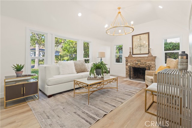 Detail Gallery Image 5 of 25 For 1028 Olmsted, Glendale,  CA 91202 - 4 Beds | 3 Baths