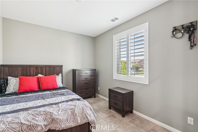 Detail Gallery Image 5 of 43 For 5371 Salt Bush Way, Fontana,  CA 92336 - 4 Beds | 3 Baths
