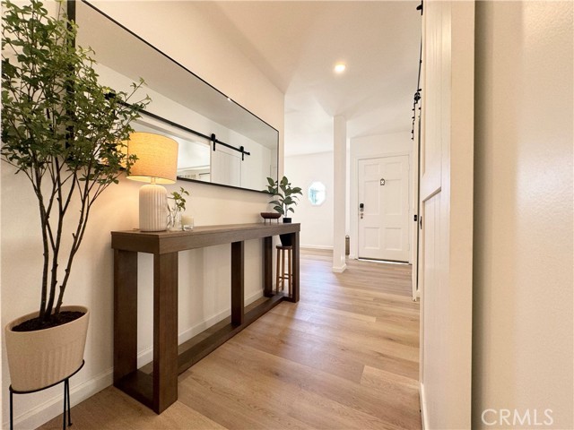 813 W Beach Avenue, Inglewood CA: https://media.crmls.org/medias/38c4c8aa-1433-4c2e-933e-92984d14542d.jpg